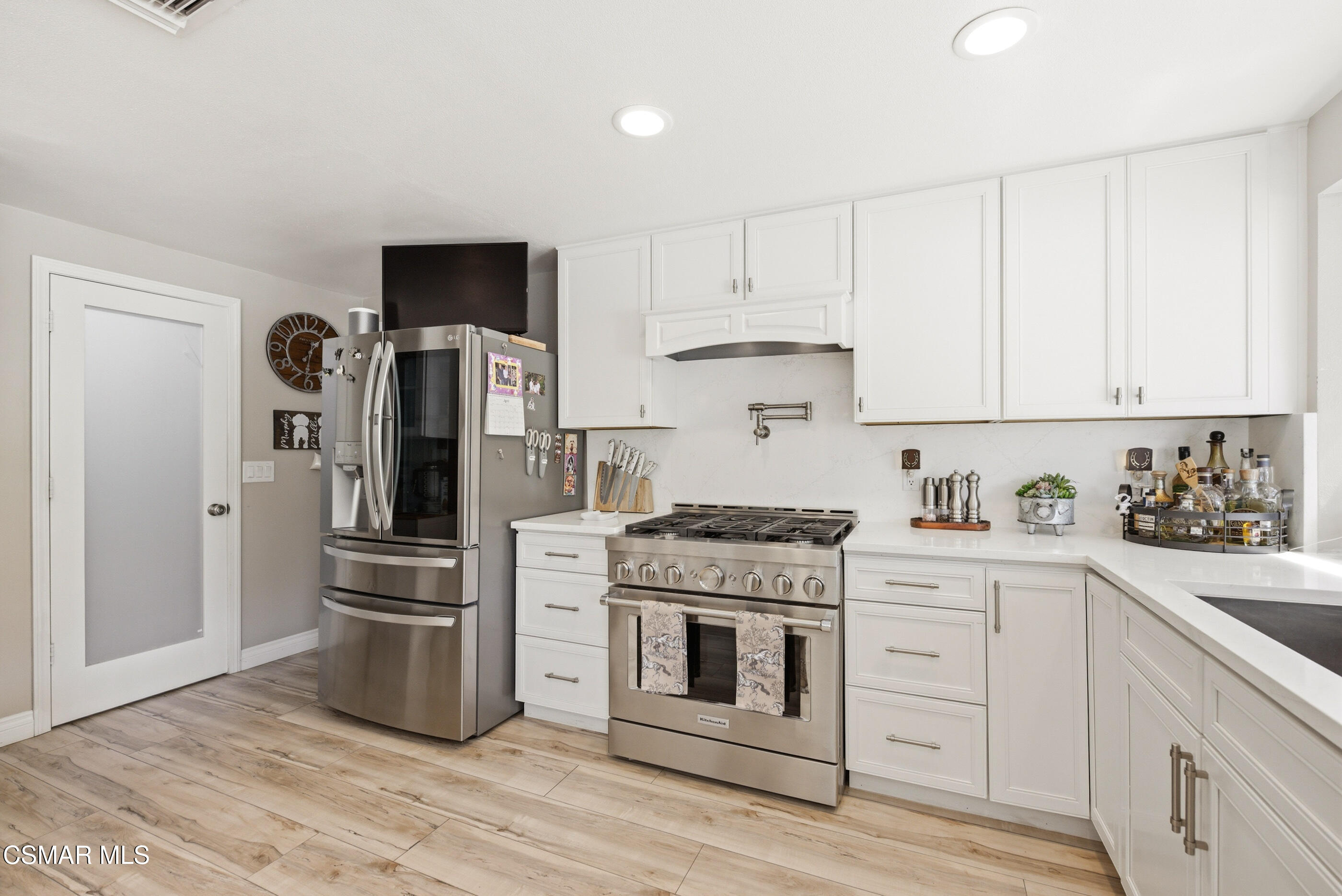 1208 Rambling Road Simi Valley, CA 93065 - Photo 15 of 96 1208 Rambling Rd Simi Valley-16