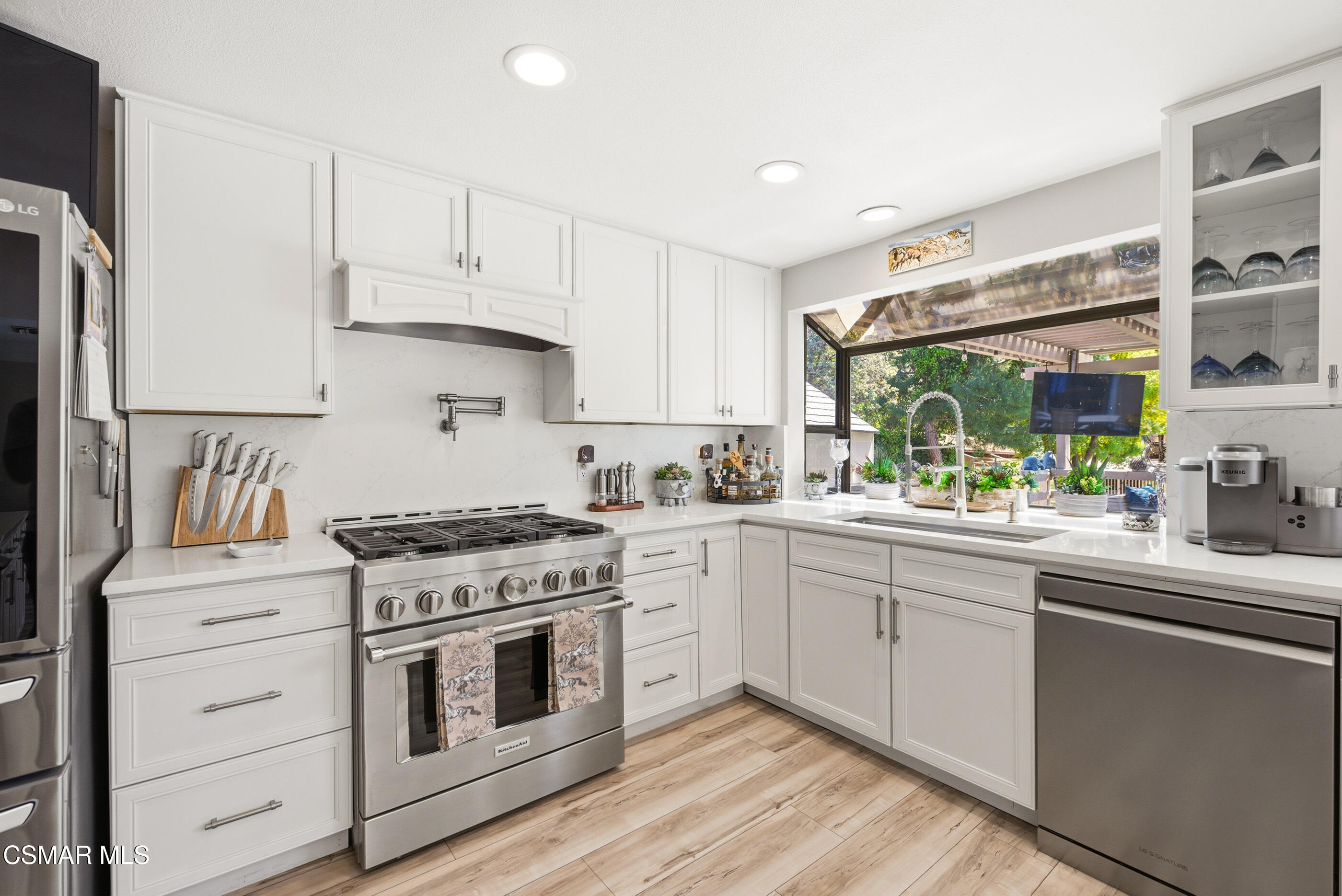 1208 Rambling Road Simi Valley, CA 93065 - Photo 18 of 96 1208 Rambling Rd Simi Valley-19