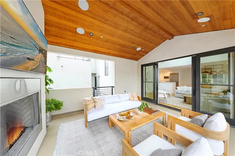 $12,995 | 519-5 Larkspur Avenue, Corona del Mar, CA 92625