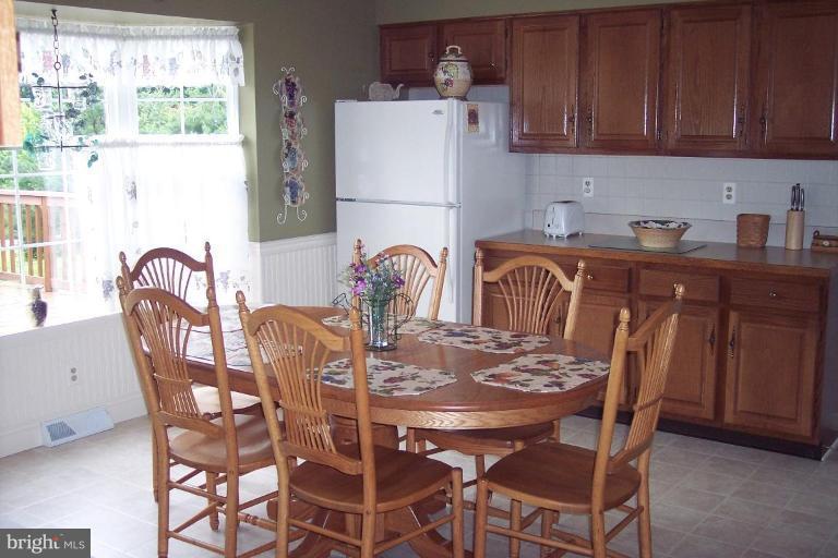 2245 Cape Horn Road Hampstead, MD 21074 - Photo 5 of 10 Kitchen