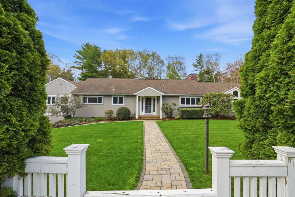 180 Chestnut Street Duxbury, MA 02332 - Photo 2 of 42