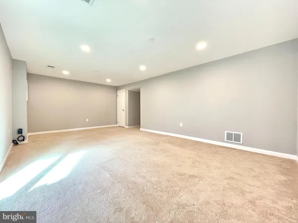 $3,100 | 27 Chantilly Court, Rockville, MD 20850