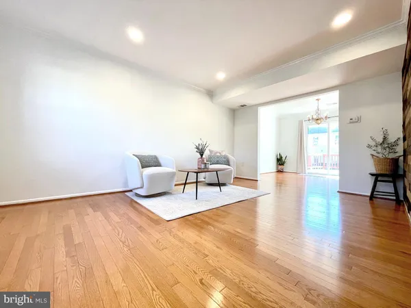 $3,100 | 27 Chantilly Court, Rockville, MD 20850