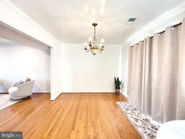 $3,100 | 27 Chantilly Court, Rockville, MD 20850