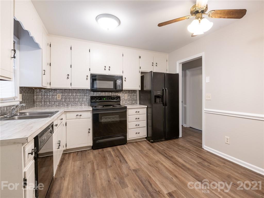 8200 Barncliff Road Charlotte, NC 28227 - Photo 11 of 37