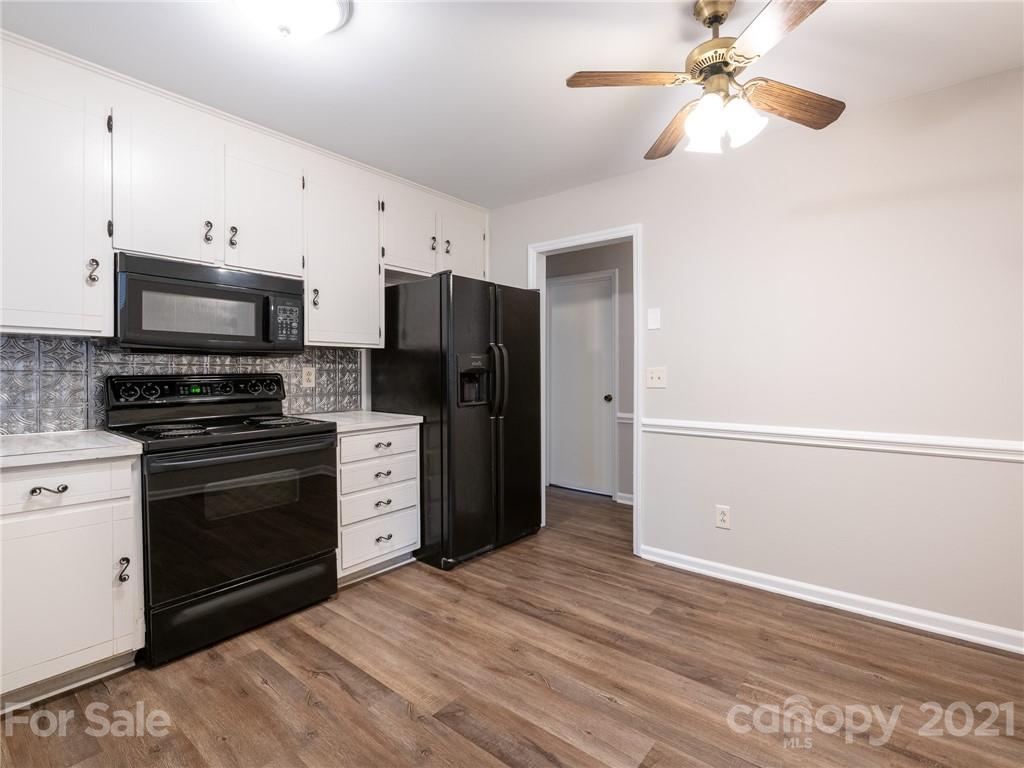 8200 Barncliff Road Charlotte, NC 28227 - Photo 12 of 37