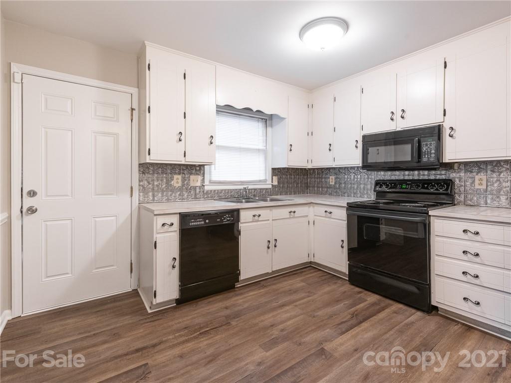 8200 Barncliff Road Charlotte, NC 28227 - Photo 13 of 37