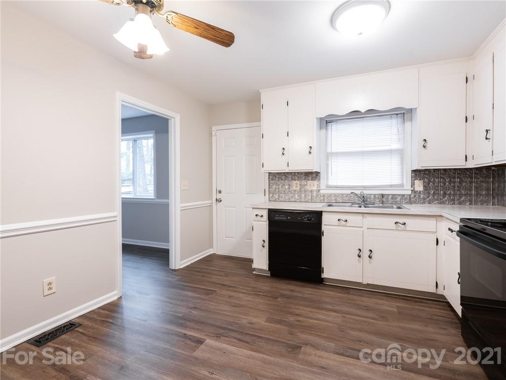 8200 Barncliff Road Charlotte, NC 28227 - Photo 14 of 37