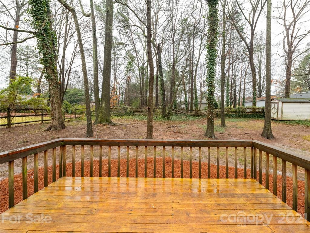 8200 Barncliff Road Charlotte, NC 28227 - Photo 23 of 37