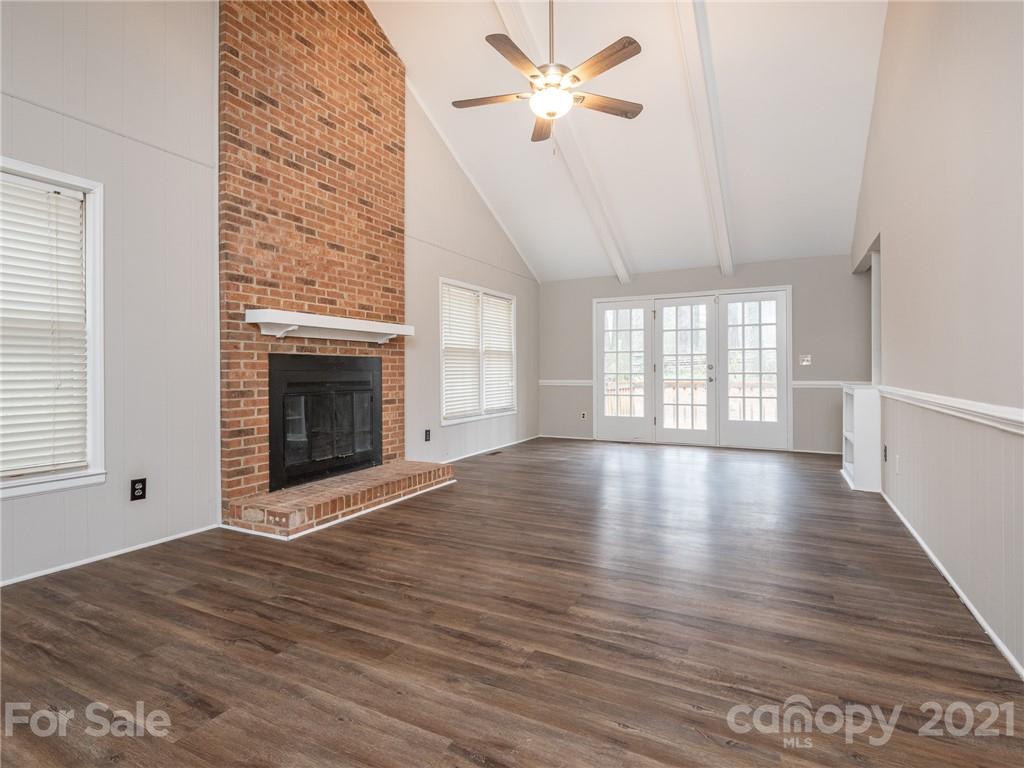8200 Barncliff Road Charlotte, NC 28227 - Photo 4 of 37