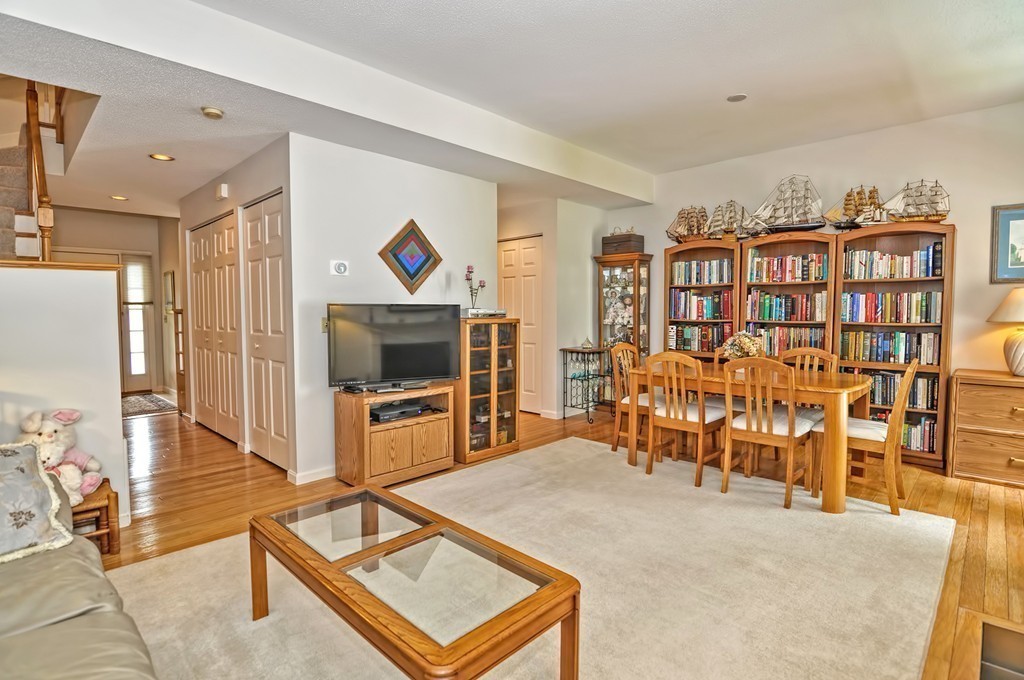 15 Maple Ridge Drive, Unit 15 Burlington, MA 01803 - Photo 11 of 26 Gallery Image 11