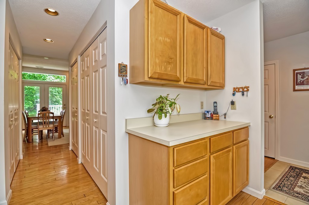 15 Maple Ridge Drive, Unit 15 Burlington, MA 01803 - Photo 8 of 26 Gallery Image 8