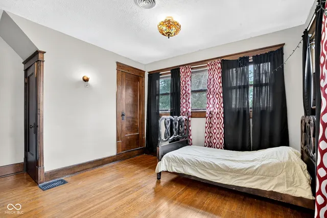 $255,000 | 524 North Walnut Street, Brazil, IN 47834