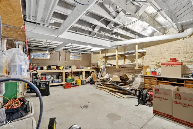 $255,000 | 524 North Walnut Street, Brazil, IN 47834