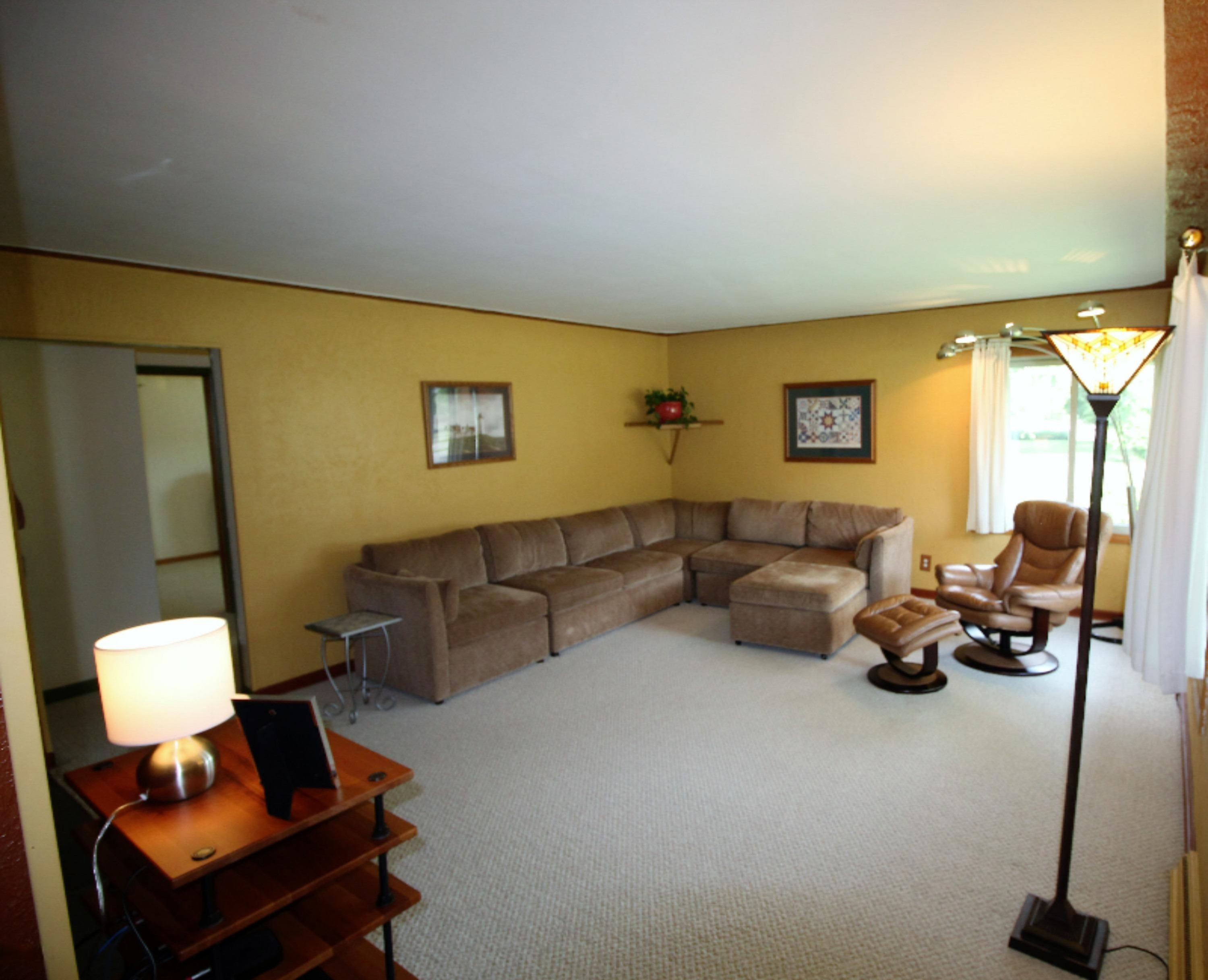 863 Port Sheldon Street Jenison, MI 49428 - Photo 3 of 24 Living Room