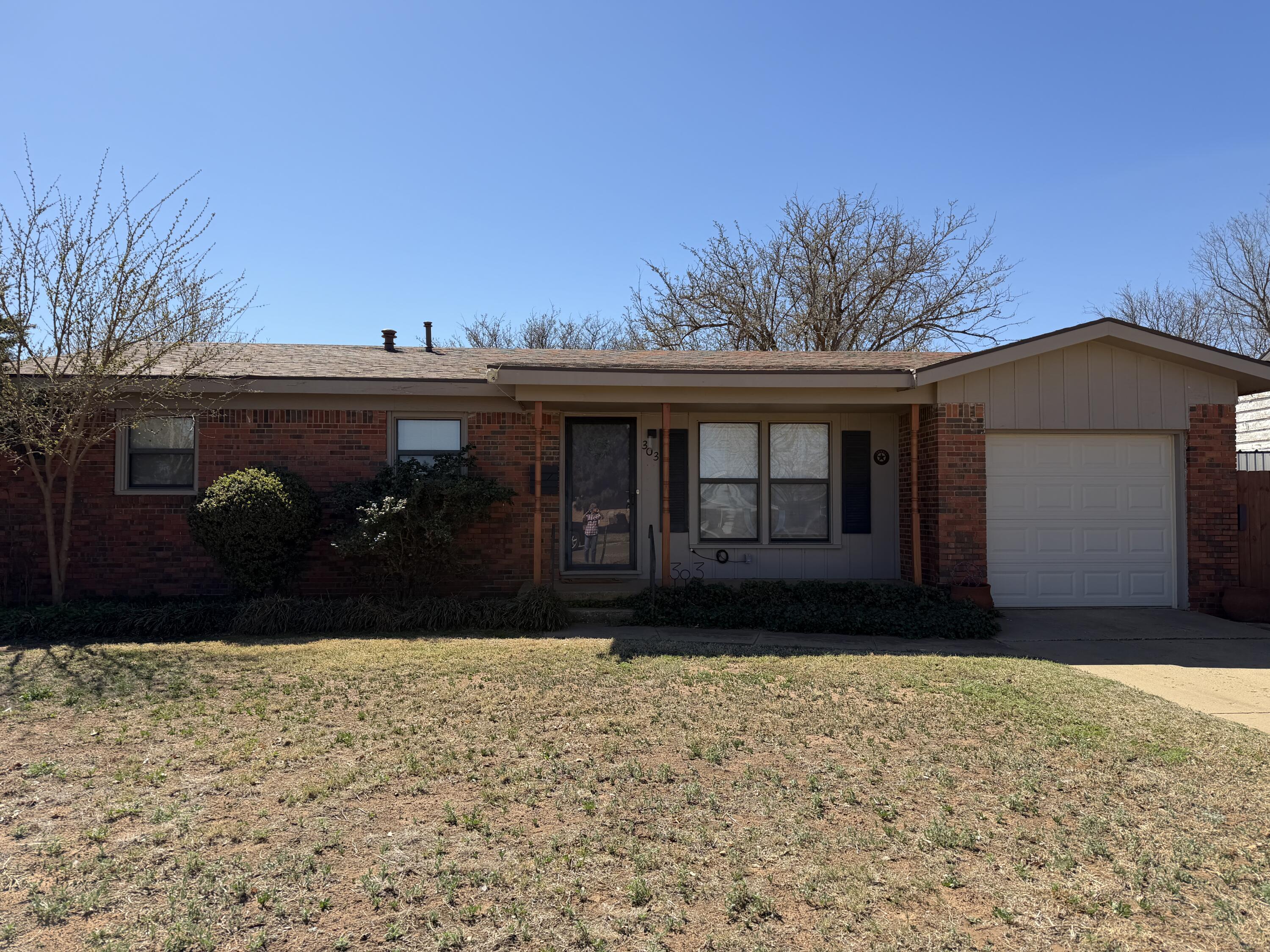 303 North 21st Place Lamesa, TX 79331 - Photo 2 of 35 IMG_5425