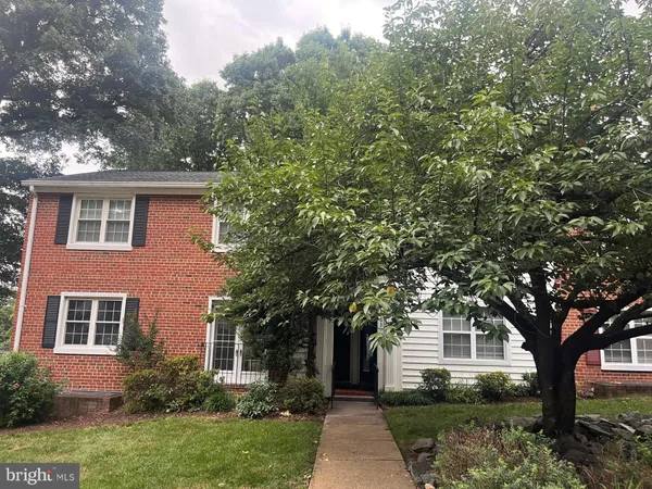 $514,900 | 4631 A 28th Road South, Unit A, Arlington, VA 22206