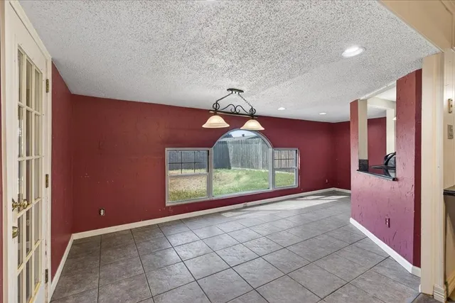 $279,000 | 725 Melinda Drive, Mesquite, TX 75149