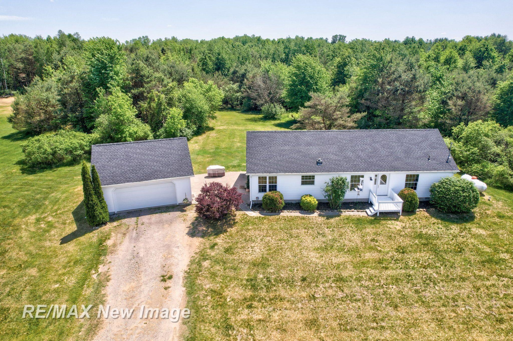 15905 West Burt Road Chesaning, MI 48616 - Photo 43 of 76 50143281-4a93ee07-8da5-4ff4-8e40-7998531b25ec.JPG