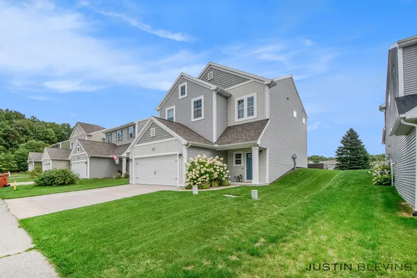 $353,000 | 1352 Highland Hill, Lowell, MI 49331