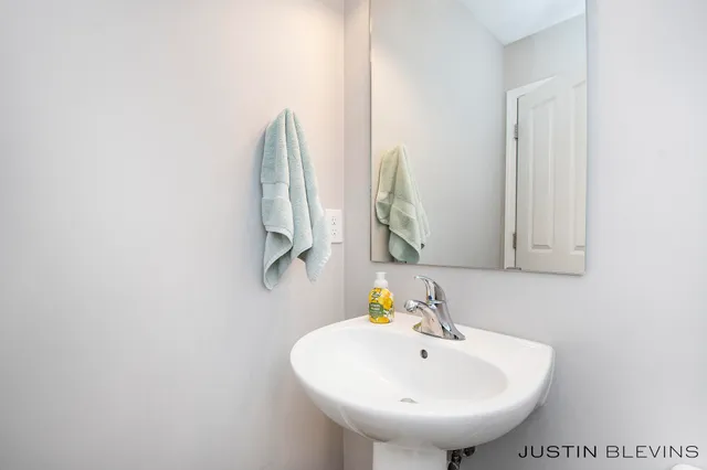 $349,900 | 1352 Highland Hill, Lowell, MI 49331