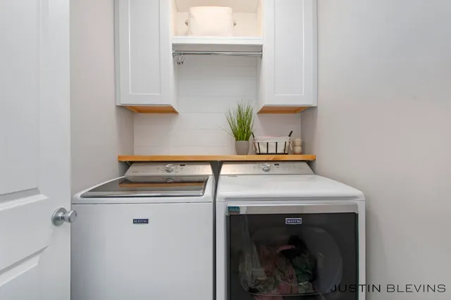 $349,900 | 1352 Highland Hill, Lowell, MI 49331