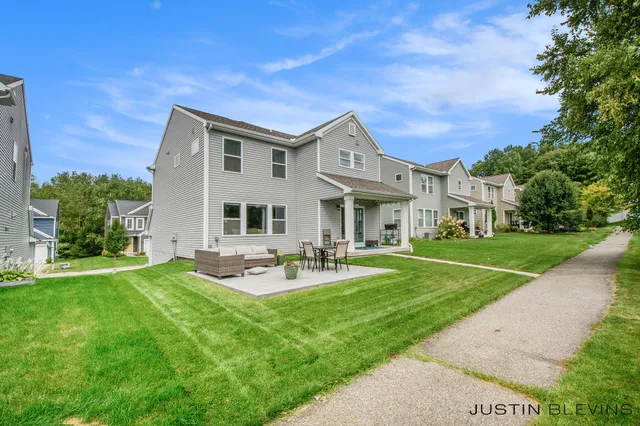 $349,900 | 1352 Highland Hill, Lowell, MI 49331