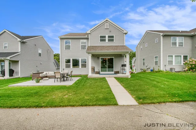 $349,900 | 1352 Highland Hill, Lowell, MI 49331