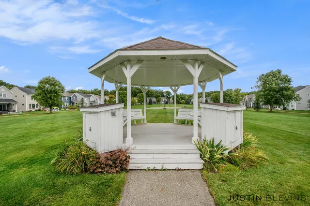 $349,900 | 1352 Highland Hill, Lowell, MI 49331