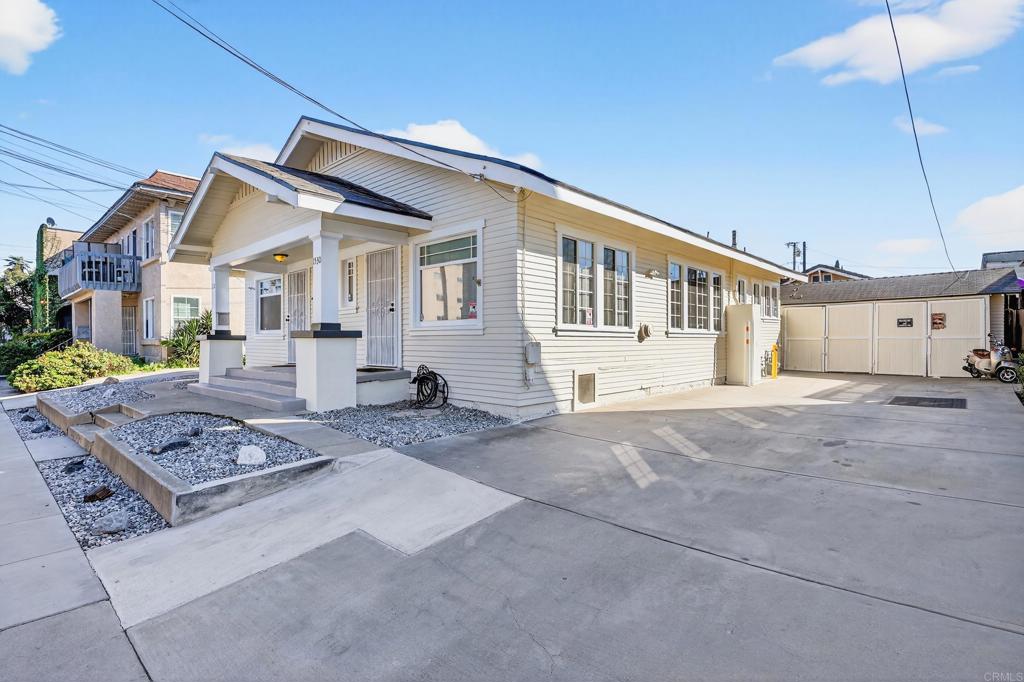 1530 East Appleton Street Long Beach, CA 90802 - Photo 52 of 61 a front view of a house with garden