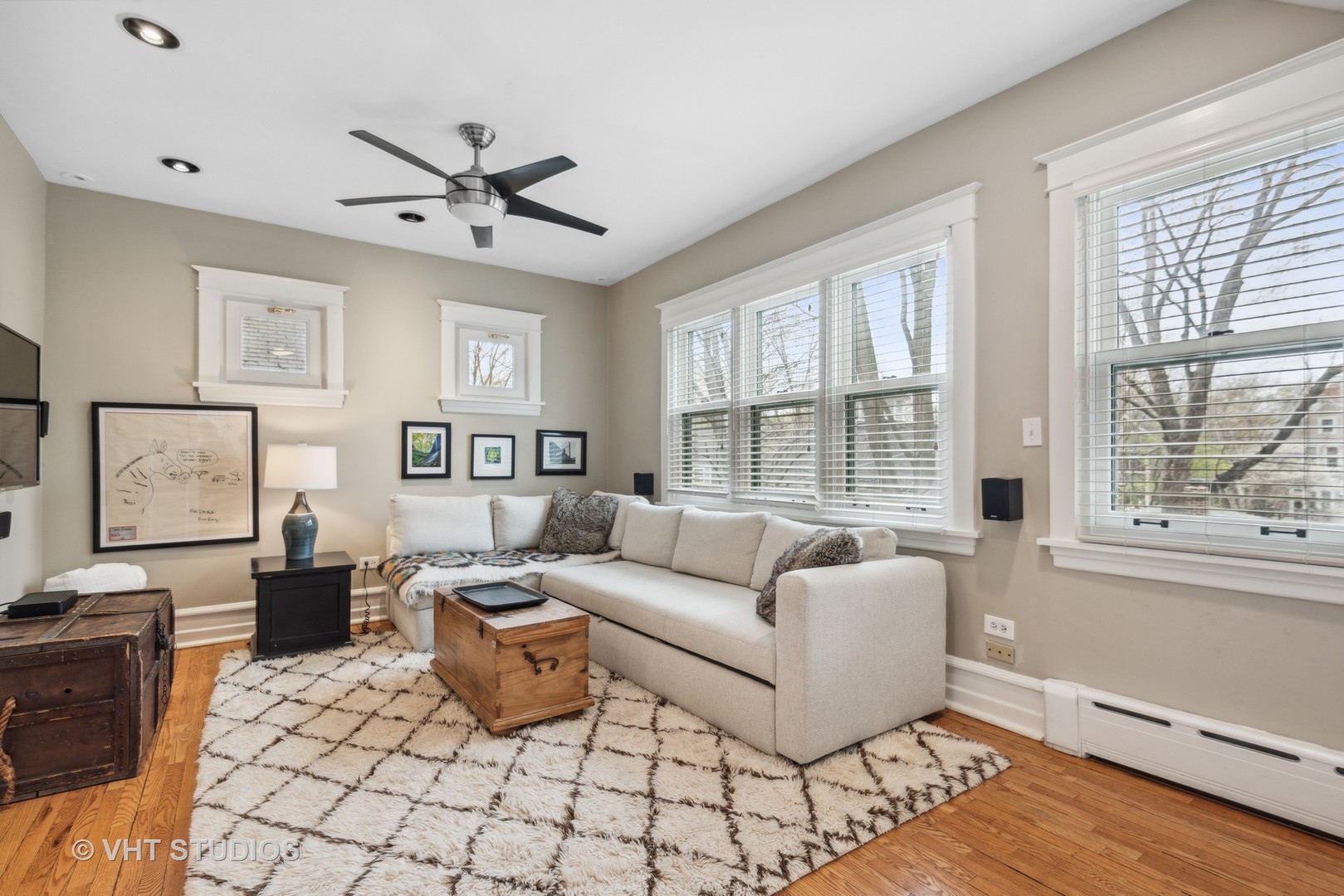 1224 Maple Avenue Evanston, IL 60202 - Photo 54 of 71 a living room with furniture and a large window