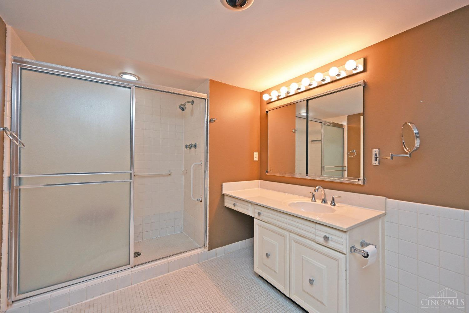 2444 Madison Road, Unit 1807 Cincinnati, OH 45208 - Photo 32 of 47 Gallery Image 32