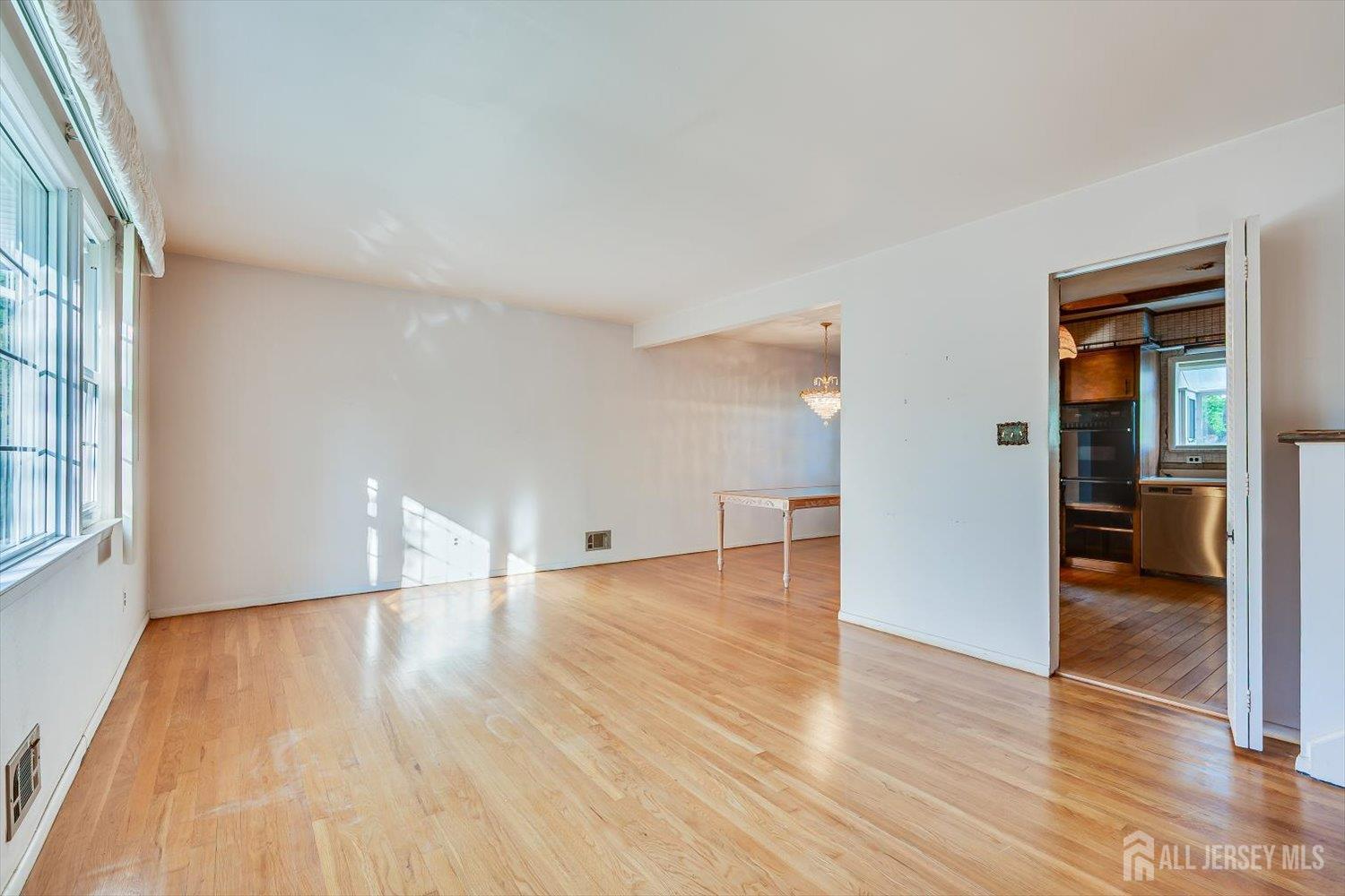 31 Rieder Road Edison, NJ 08817 - Photo 9 of 38