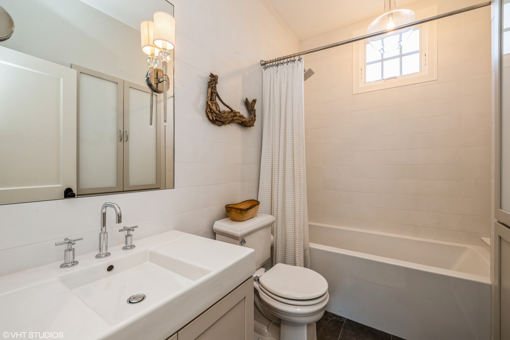 217 Ravine Road Hinsdale, IL 60521 - Photo 33 of 53 a bathroom with a sink toilet and shower