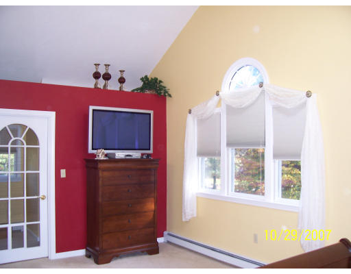 94 Stoney Weir Road Halifax, MA 02338 - Photo 16 of 29 Gallery Image 16