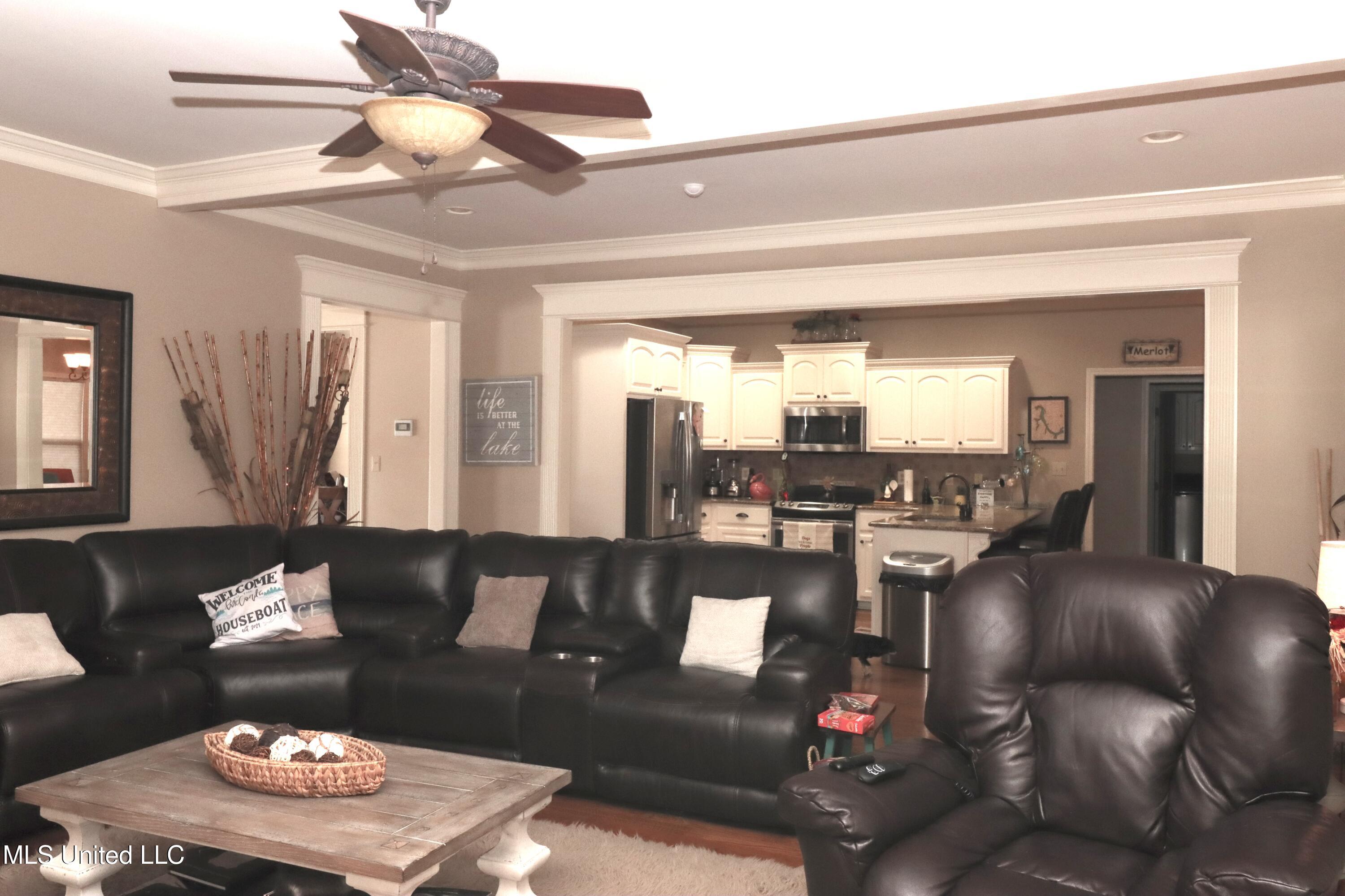 211 Glenmore Street Corinth, MS 38834 - Photo 12 of 46 Den