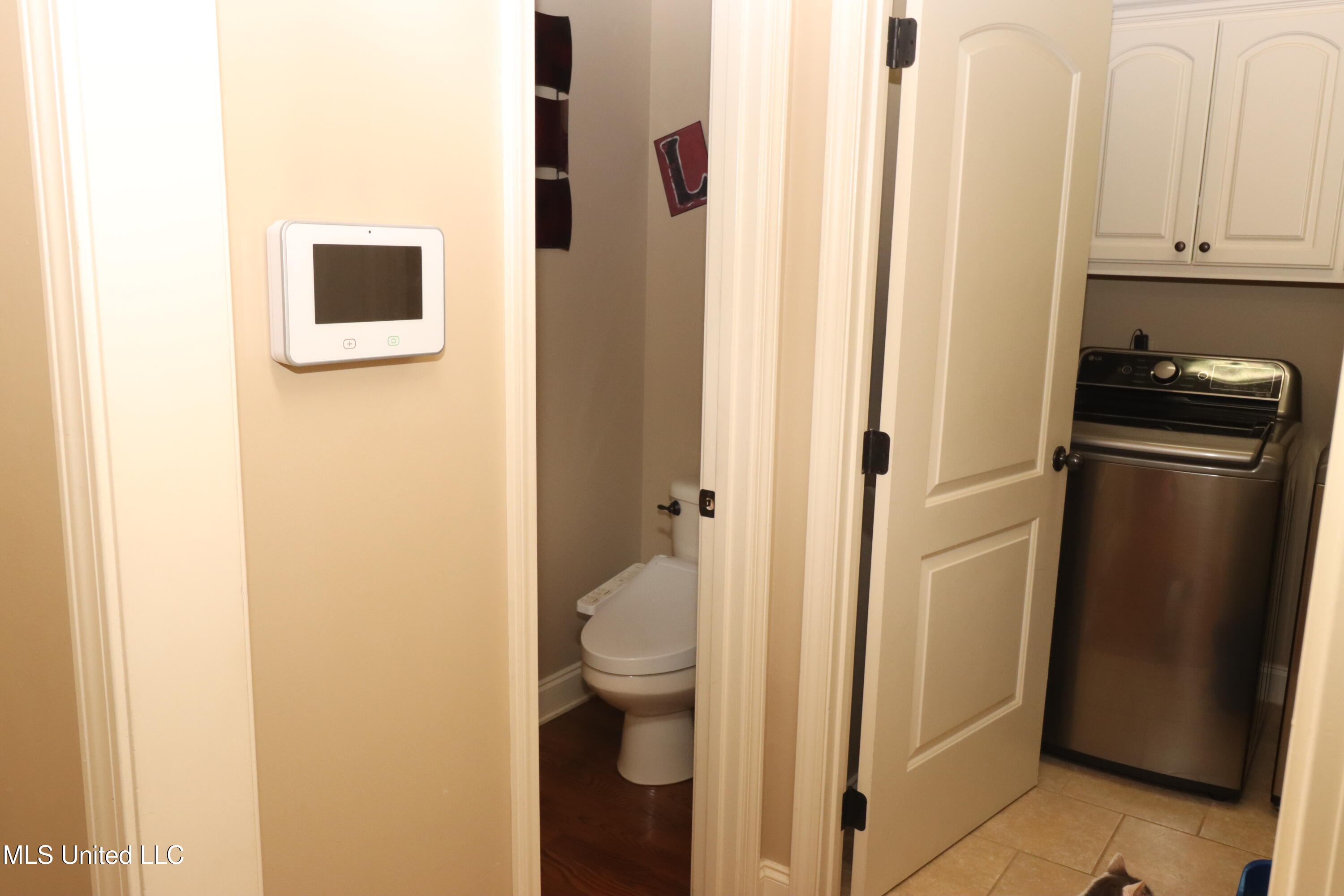 211 Glenmore Street Corinth, MS 38834 - Photo 18 of 46 1/2 Bath- Laundry