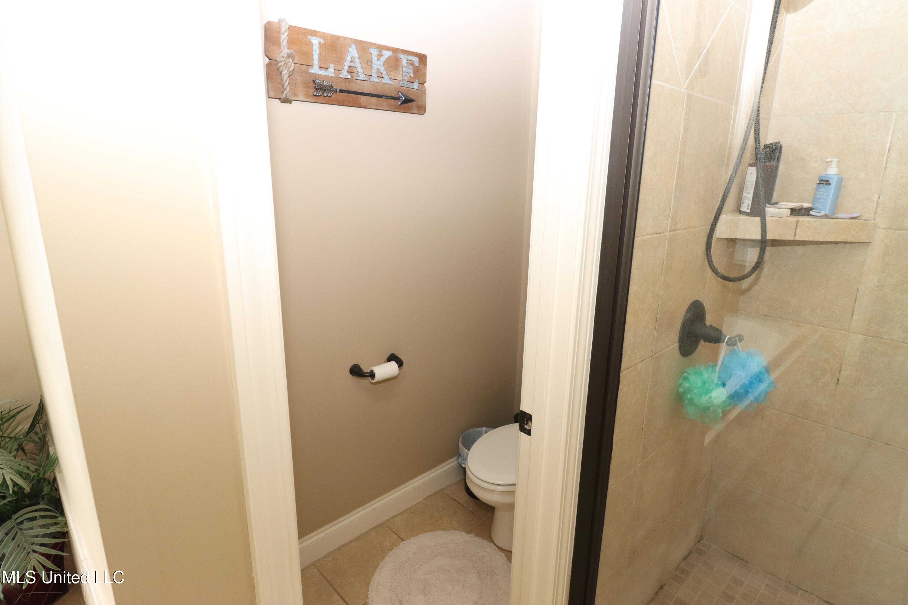 211 Glenmore Street Corinth, MS 38834 - Photo 24 of 46 Primary bath