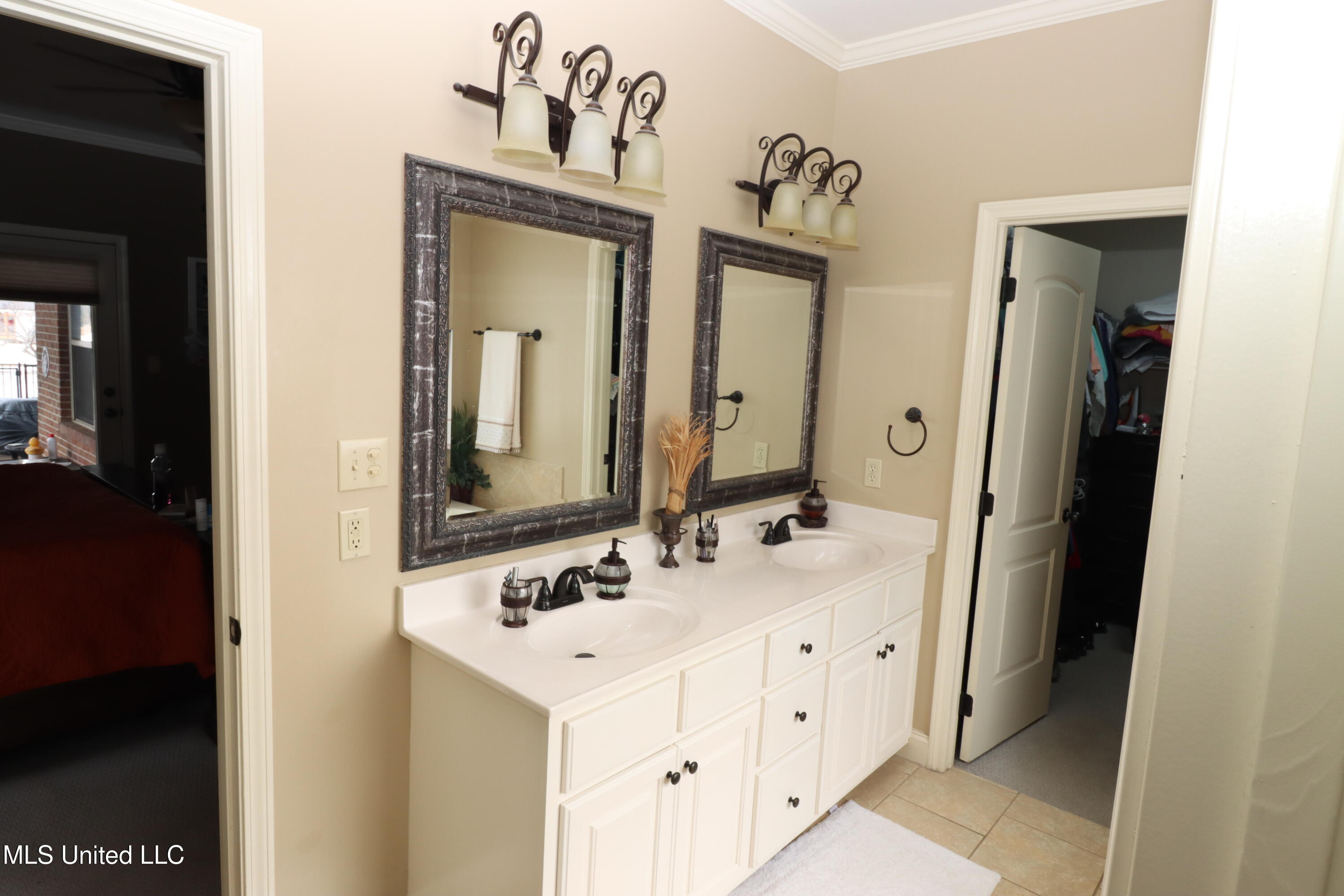 211 Glenmore Street Corinth, MS 38834 - Photo 25 of 46 Primary bath