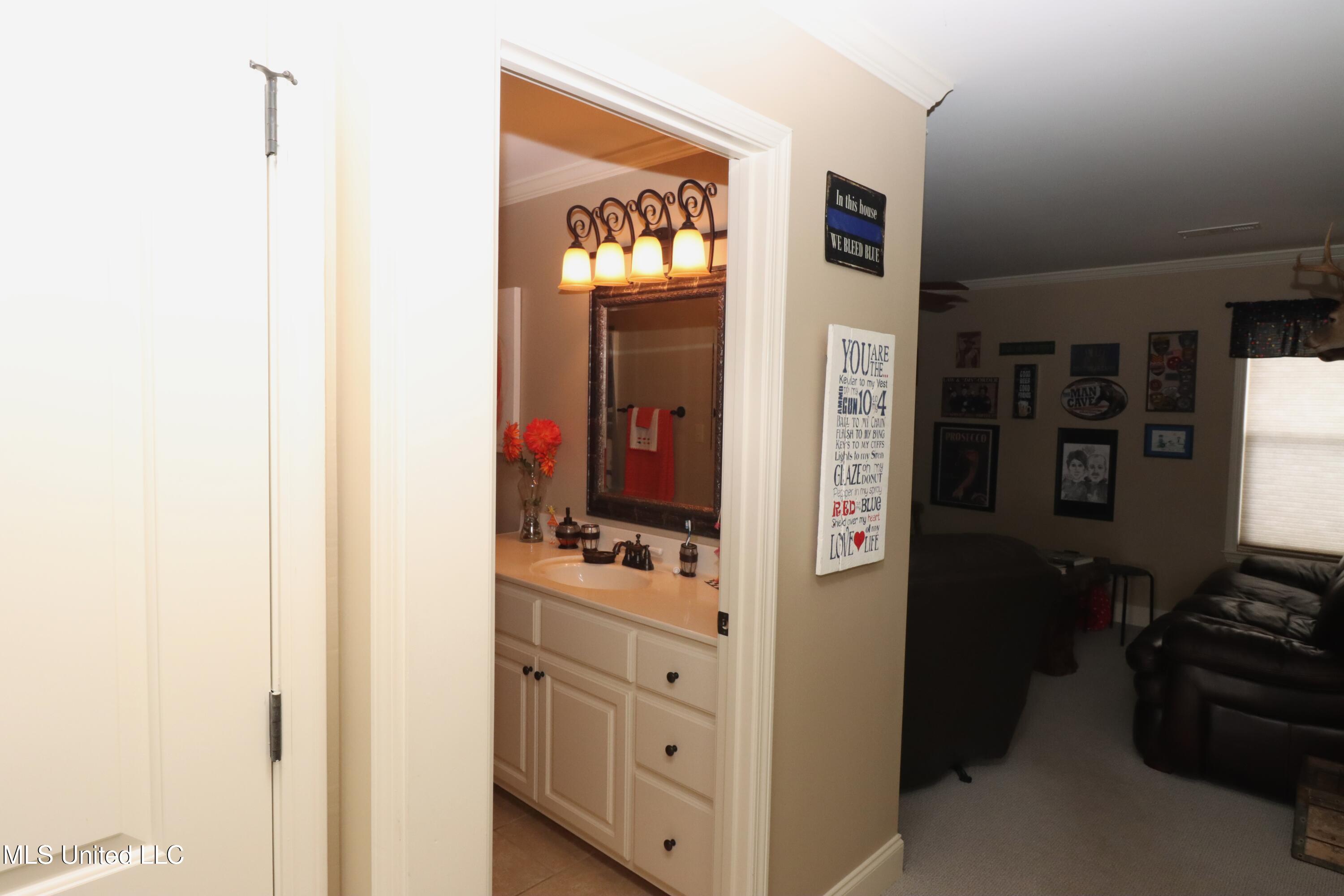 211 Glenmore Street Corinth, MS 38834 - Photo 30 of 46 Bath