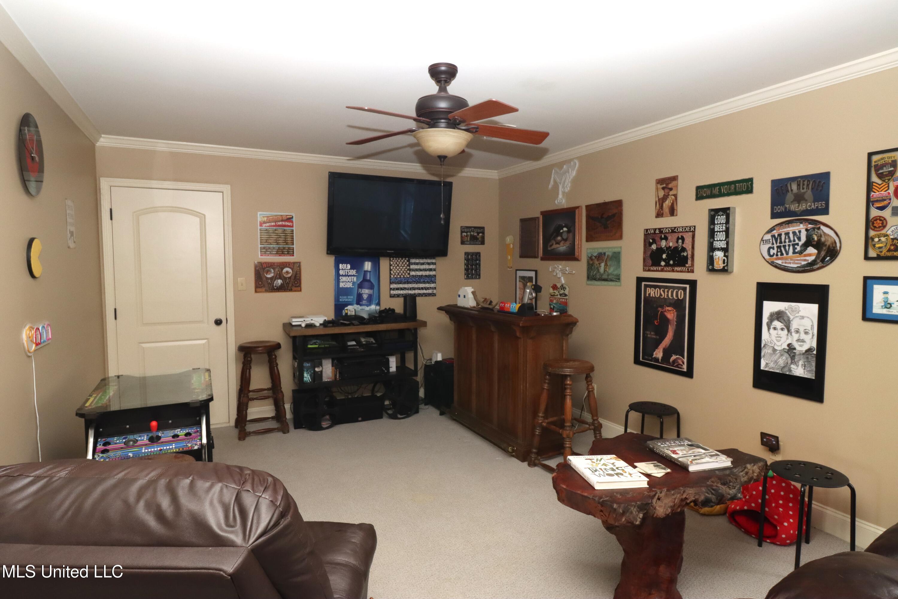 211 Glenmore Street Corinth, MS 38834 - Photo 33 of 46 Bonus/ Man cave