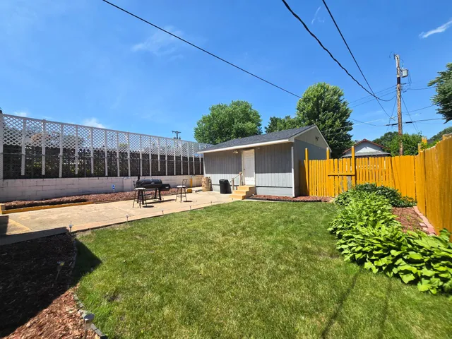 $284,900 | 1803 Bush Avenue East, St. Paul, MN 55119