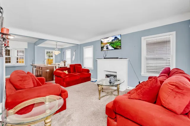 $284,900 | 1803 Bush Avenue East, St. Paul, MN 55119