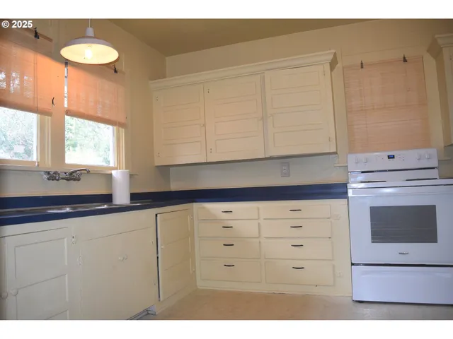 $375,900 | 961 Jefferson Street, Eugene, OR 97401