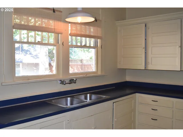 $375,900 | 961 Jefferson Street, Eugene, OR 97401