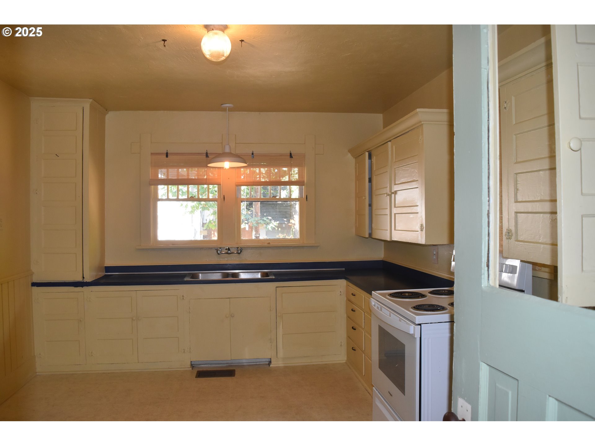 961 Jefferson Street Eugene, OR 97401 - Photo 8 of 31