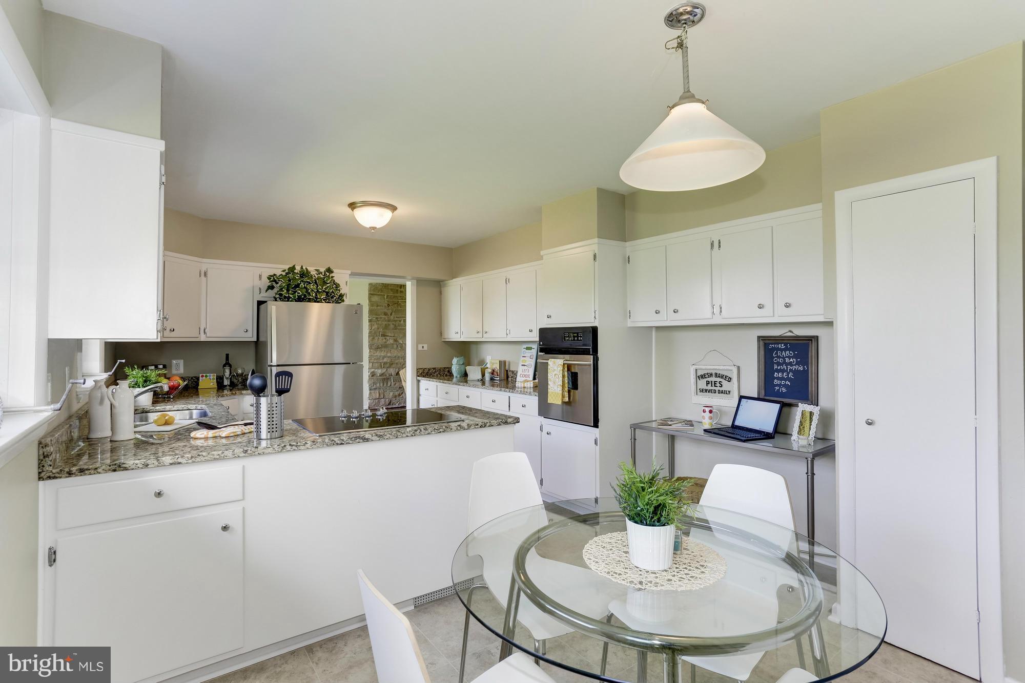 2526 Carrollton Road Annapolis, MD 21403 - Photo 12 of 30 Kitchen