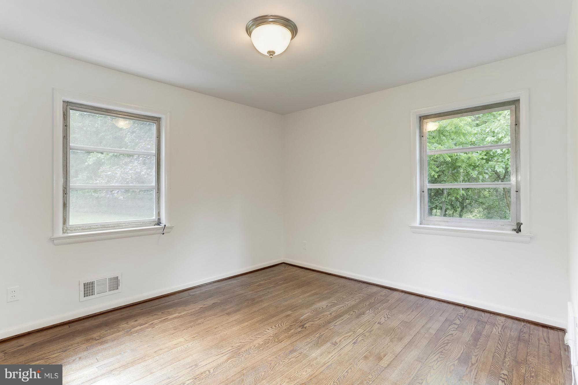 2526 Carrollton Road Annapolis, MD 21403 - Photo 20 of 30 Bedroom 2