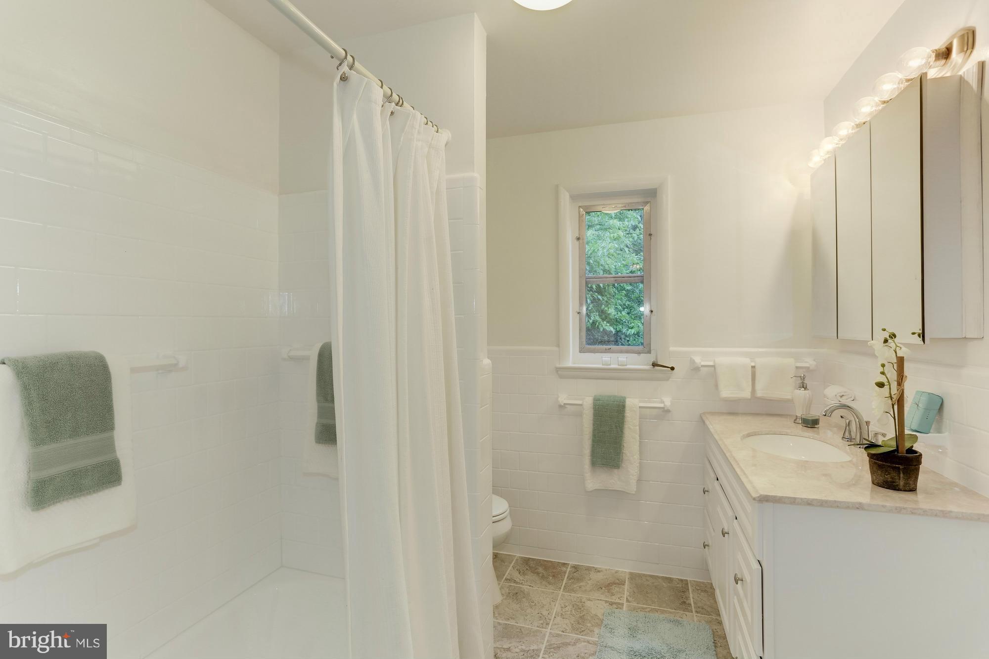 2526 Carrollton Road Annapolis, MD 21403 - Photo 21 of 30 Full Bath 2