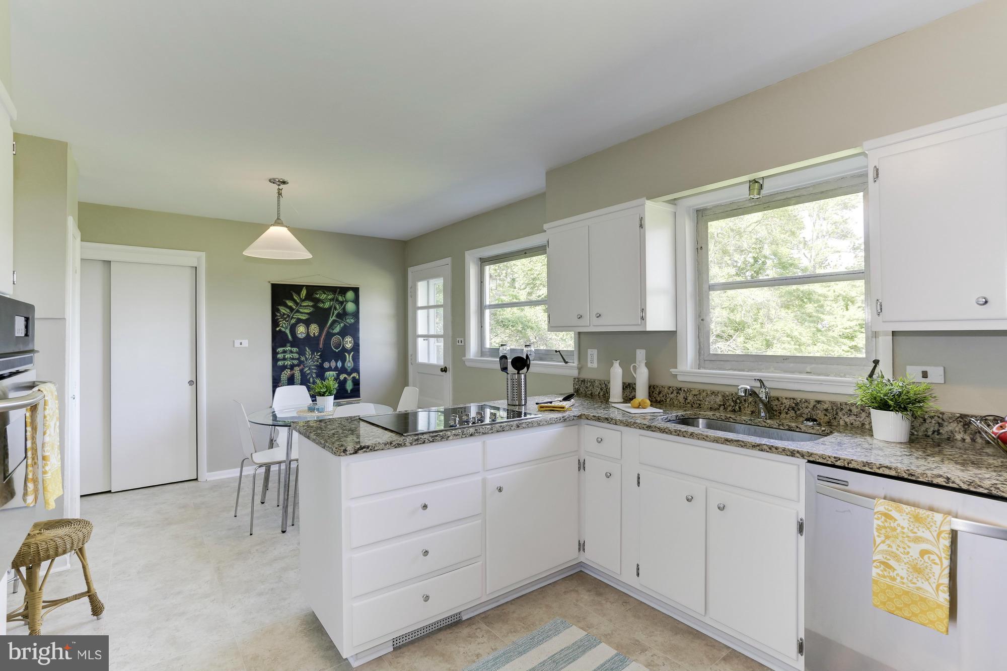 2526 Carrollton Road Annapolis, MD 21403 - Photo 10 of 30 Kitchen